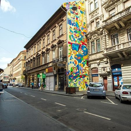 Very Central 1-Br Apt With Patio Apartman Budapest Kültér fotó