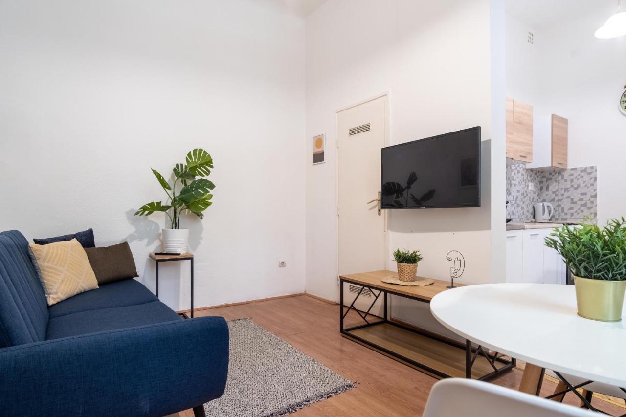 Very Central 1-Br Apt With Patio Apartman Budapest Kültér fotó