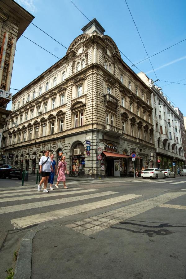 Very Central 1-Br Apt With Patio Apartman Budapest Kültér fotó