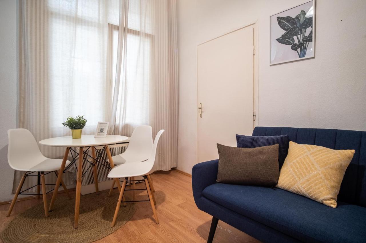 Very Central 1-Br Apt With Patio Apartman Budapest Kültér fotó