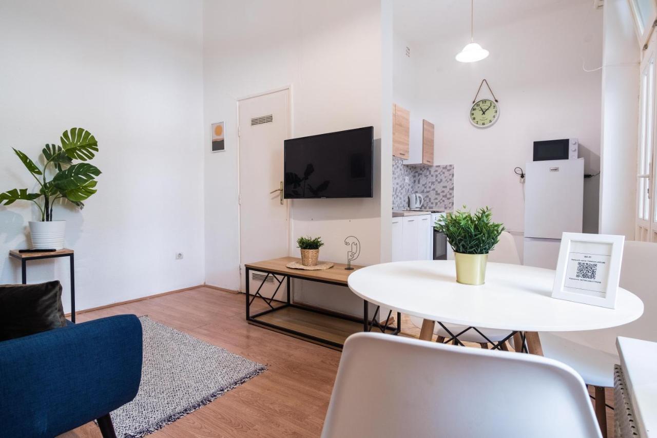Very Central 1-Br Apt With Patio Apartman Budapest Kültér fotó